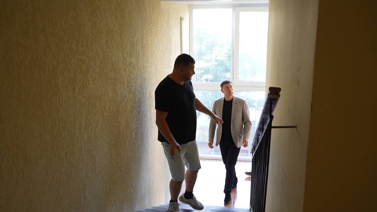 В Ірпені завершують капремонт пошкодженого будинку на Сингаївського