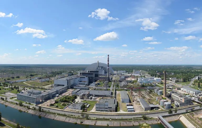 На Чорнобильській АЕС стартував монтаж сонячної електростанції
