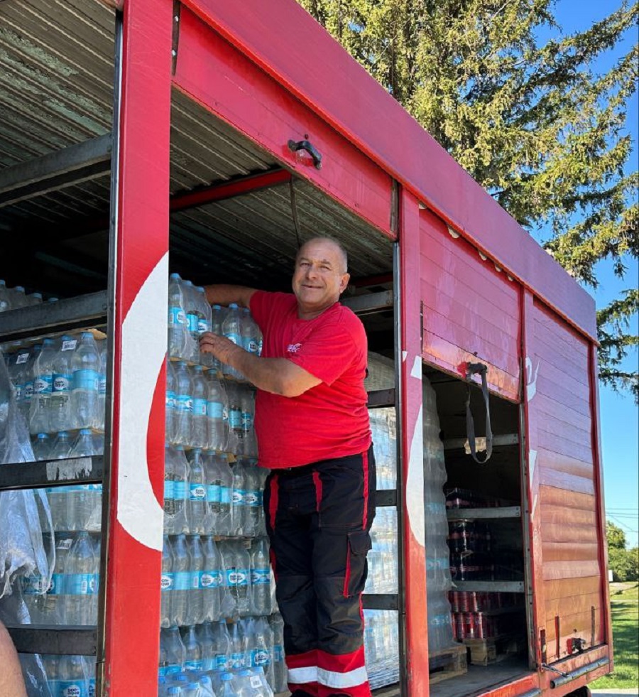 Coca-Cola забезпечила укриття шкіл Великодимерської громади питною водою