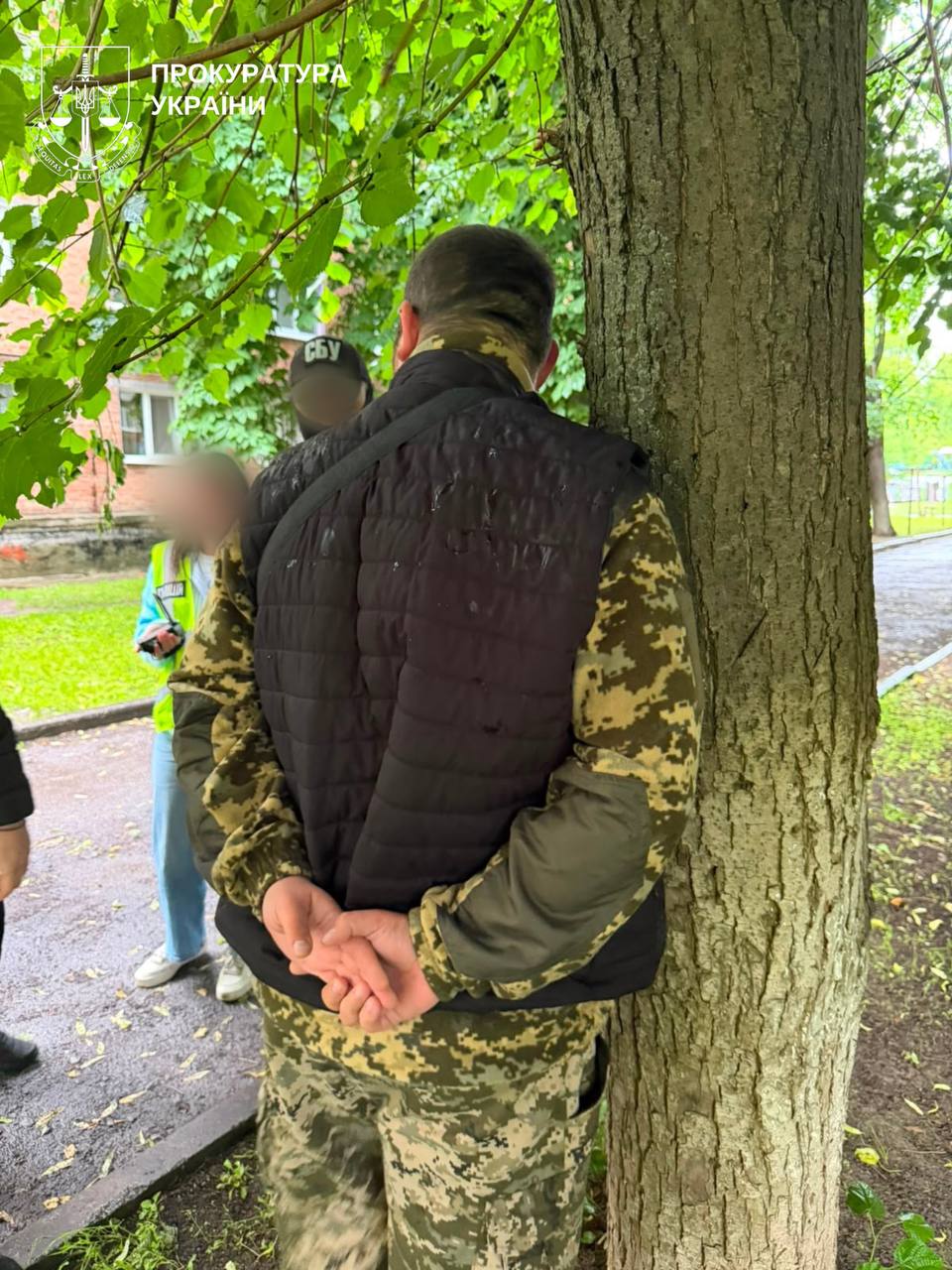 На Київщині викрили військовослужбовця ТЦК під час отримання 1 тисячі доларів хабаря