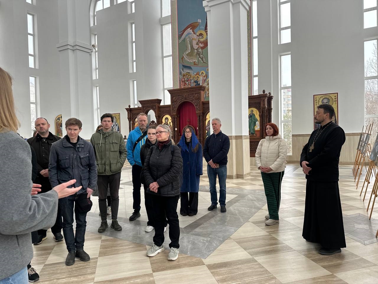Бучу відвідали дипломати та представники міжнародних організацій