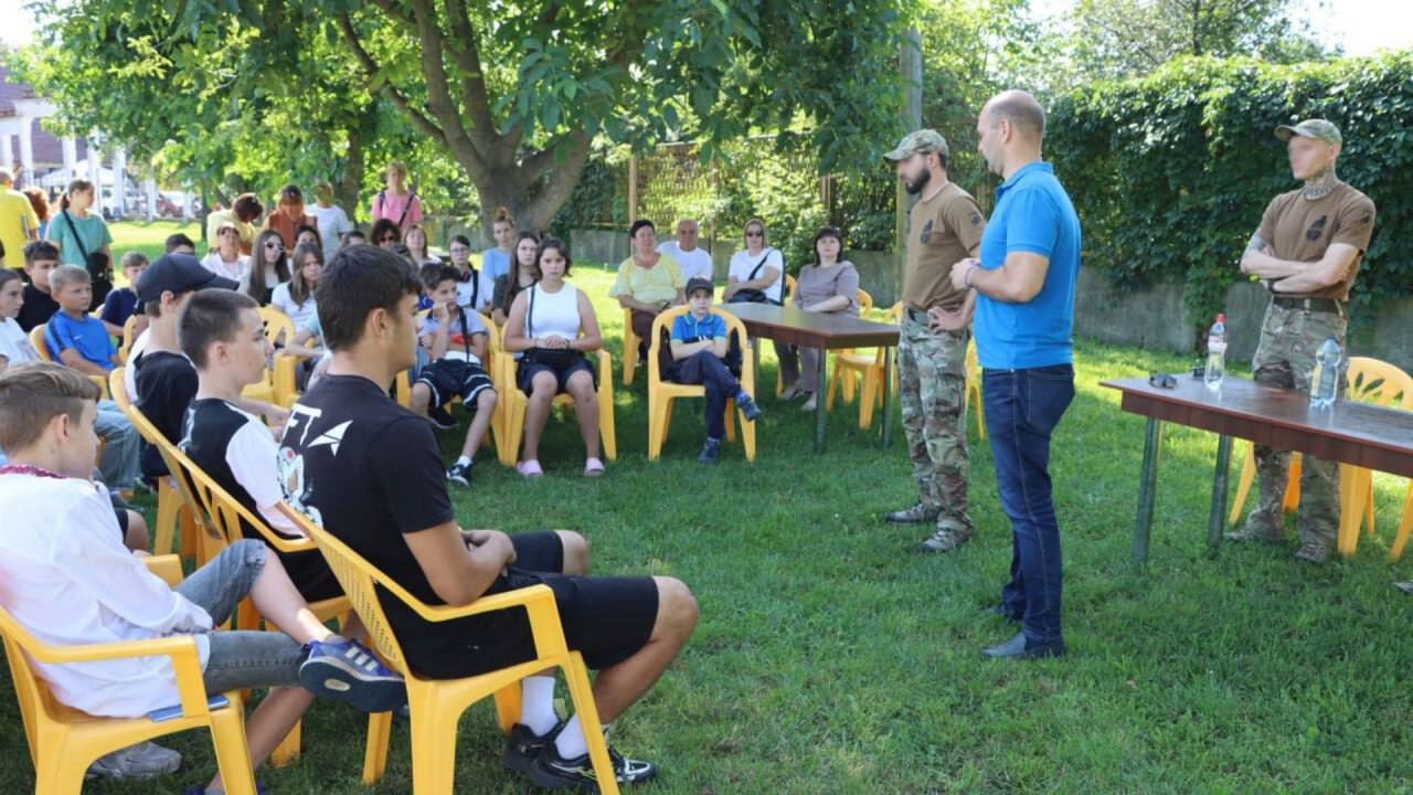 У Фастові молодь зустрілася із представниками бригади "Азов"