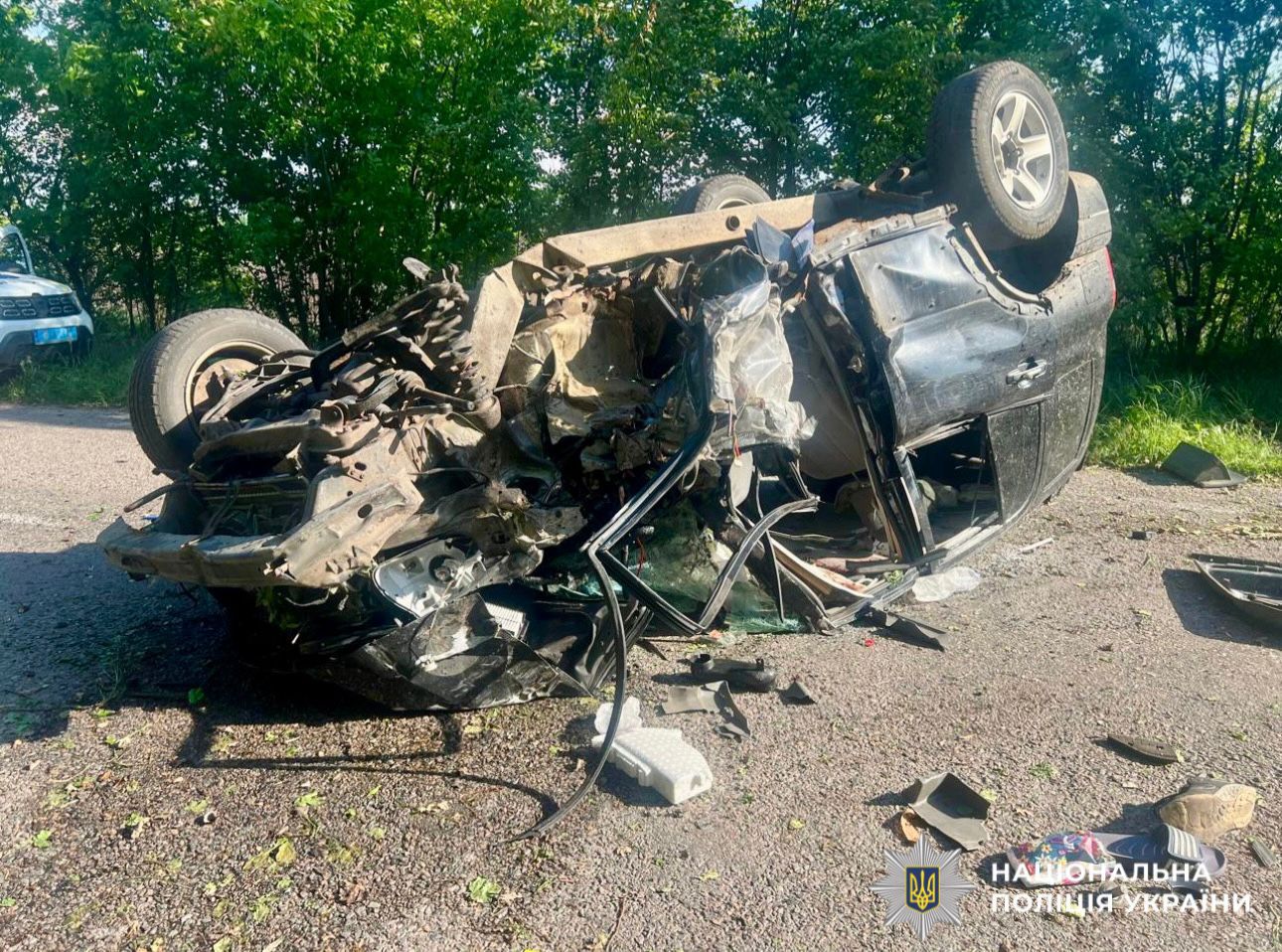 На дорозі Біла Церква – Володарка авто врізалося в дерево та перекинулося