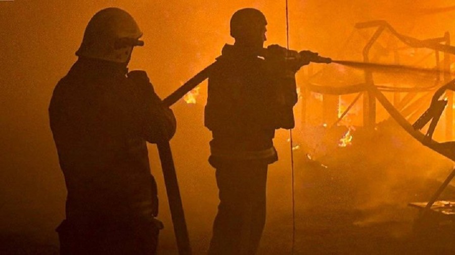 На Київщині російські дрони поранили ще двох людей: горів логістичний комплекс