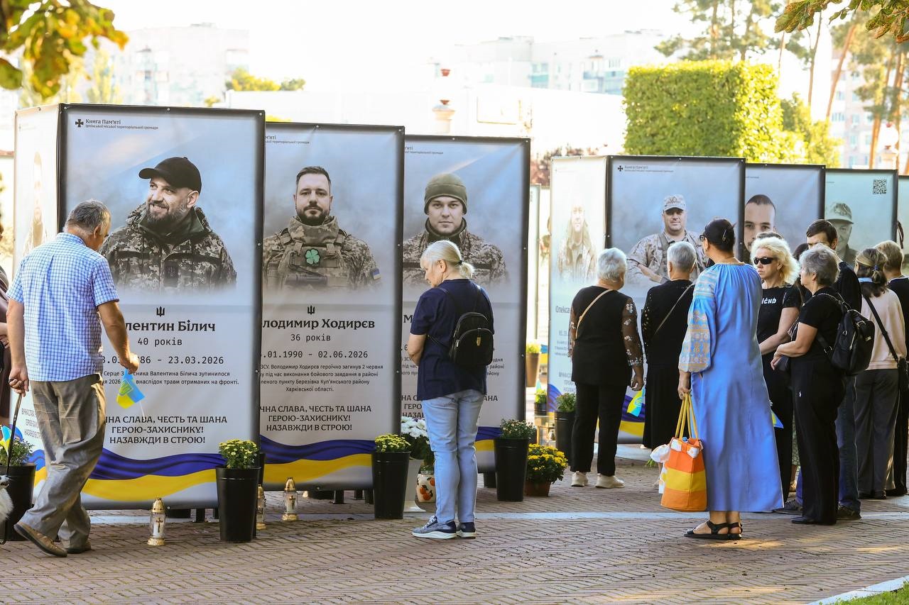 В Ірпені на Алеї полеглих Захисників встановили ще 28 портретів Героїв