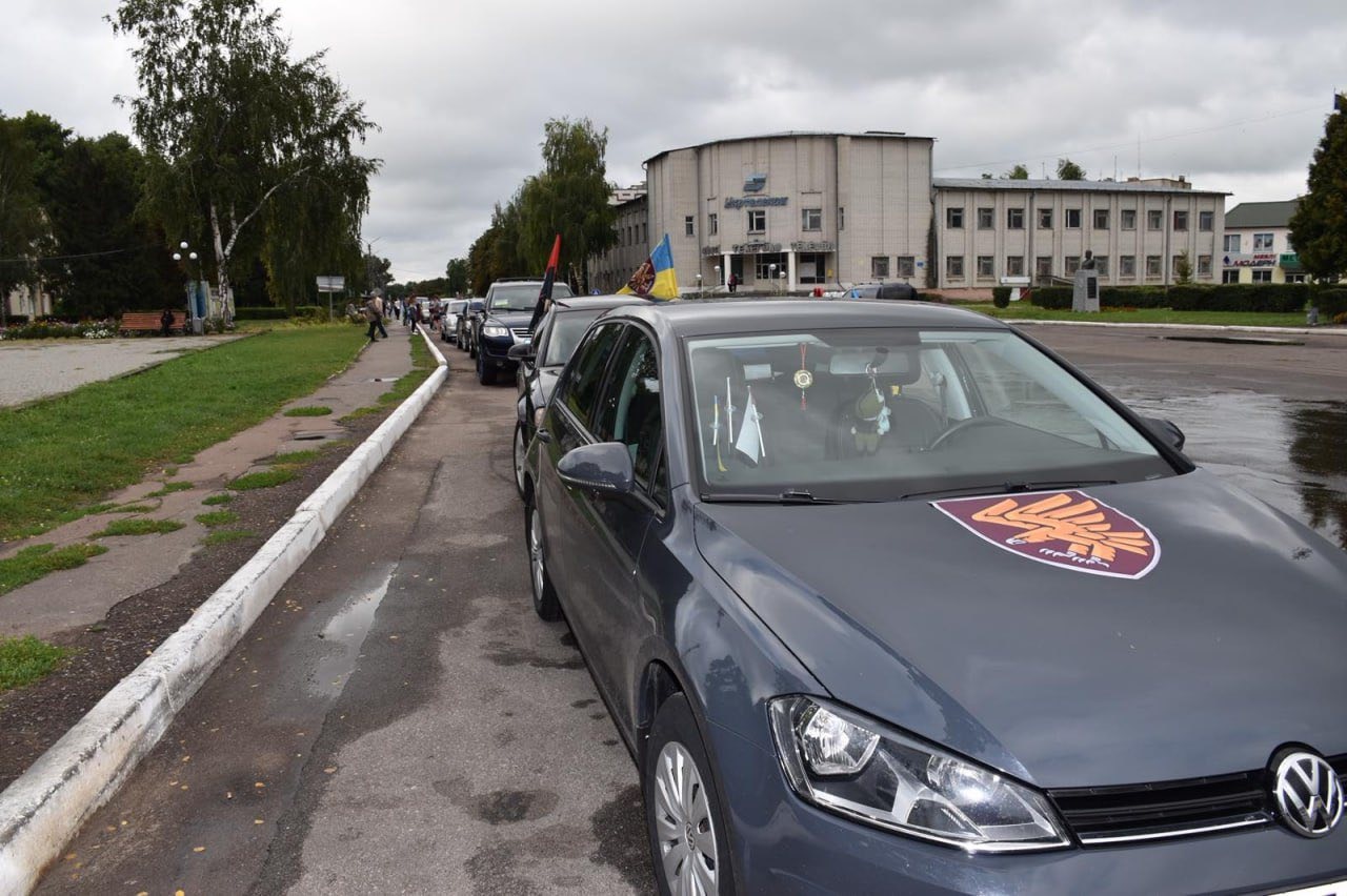 Автопробіг єдності: Згурівка підтримала захисників у неволі та тих, хто зник безвісти (ФОТО)