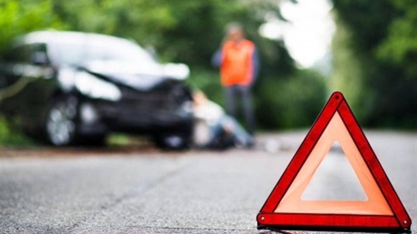 Потрійна ДТП за участі вантажівки: є загиблі та постраждалий
