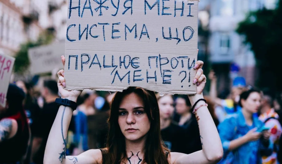 Дезавуювати генпрокурора: чому уряд відмінив "дозвіл" Кравченка на мітинги