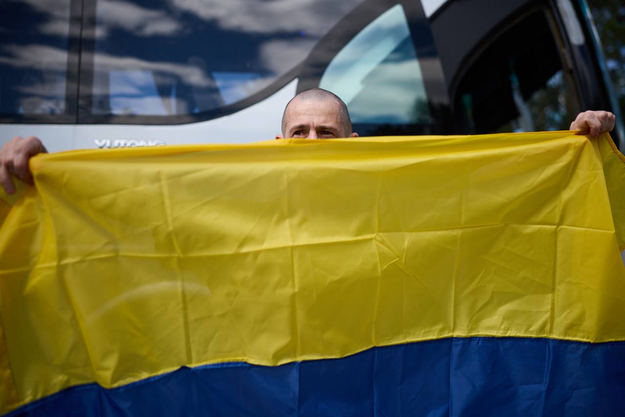Біла Церква та Макарівська громада зустріли звільнених із полону захисників (ФОТО)
