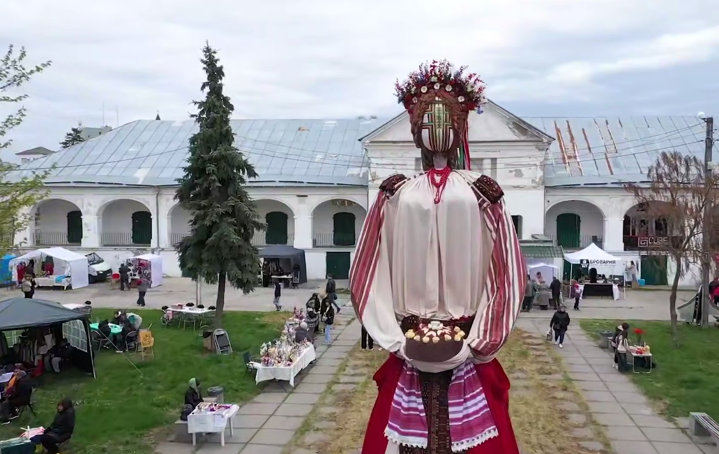 25 квітня у Білій Церкві попри обстріли провели ярмарок із сотнями учасників