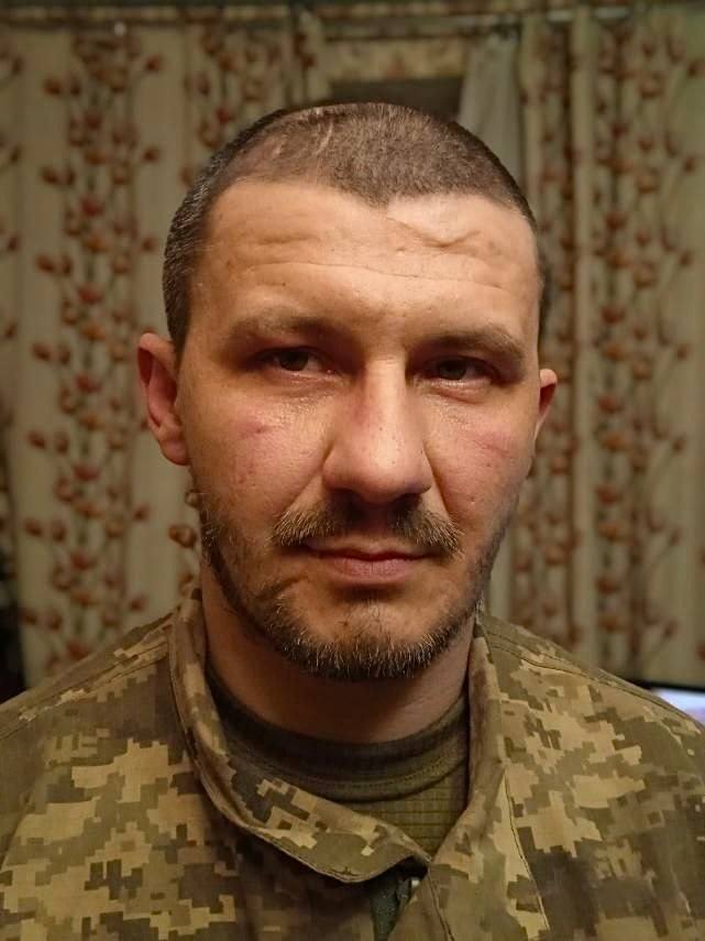 На щиті повернувся Герой: у Бучі попрощаються з Володимиром Колесником