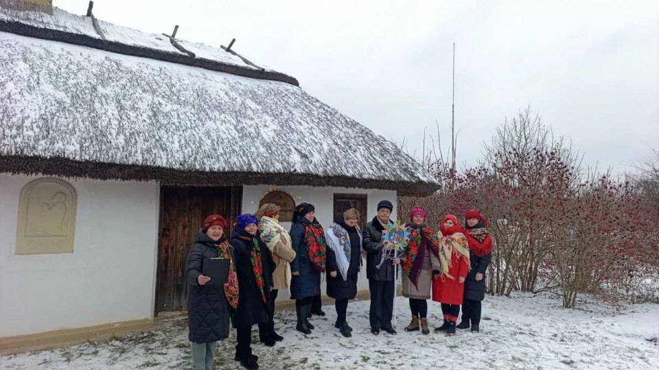 Різдвяні колядки в музеї Козловського: на Білоцерківщині відбувся етнофестиваль