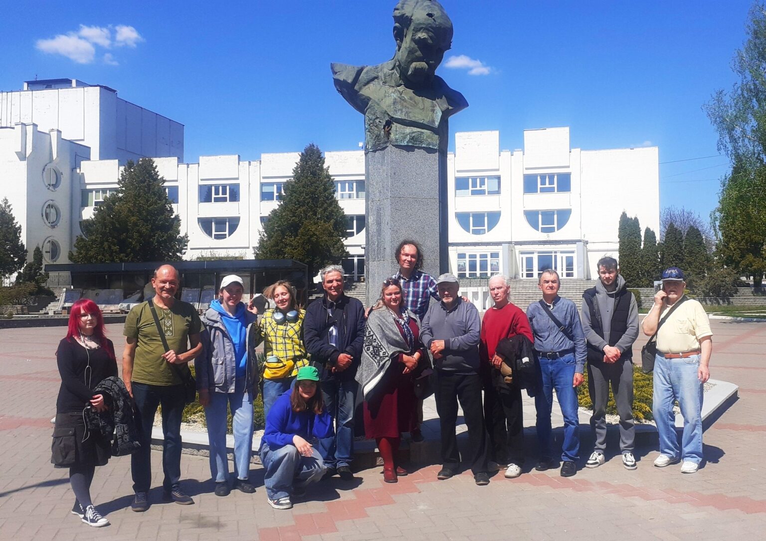 Народні художники України та молоді митці зібралися на пленері у Бородянці