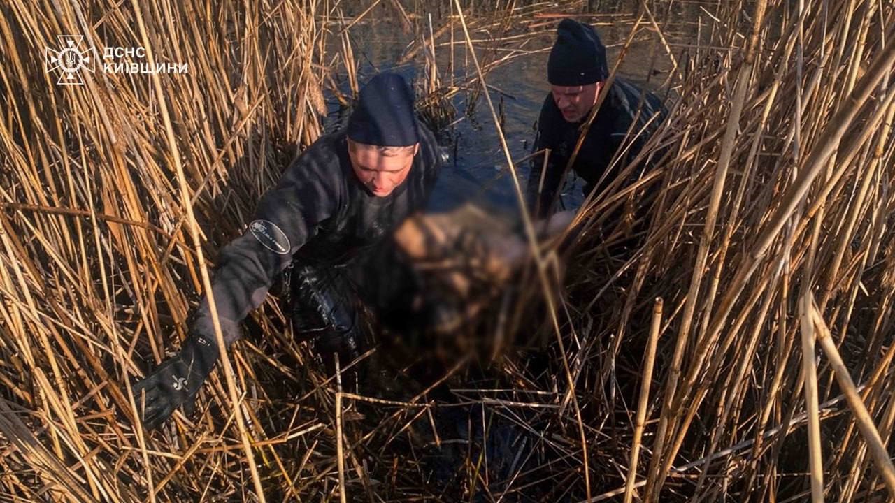 У Глібівці на Вишгородщині з водойми підняли тіло чоловіка