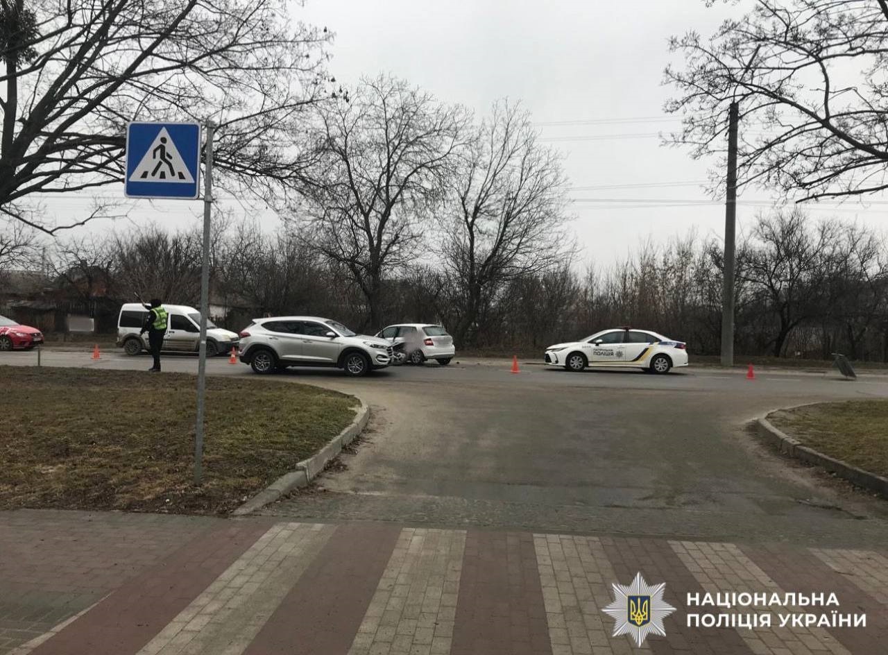 ДТП у Білій Церкві: зіткнулися легковик та мотоцикл, ушпиталено двох осіб