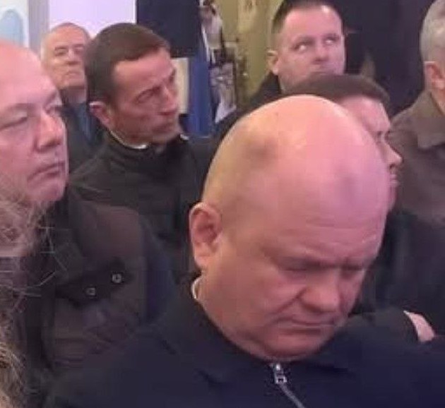 "Сонний Джу": як мер Ставища діалог з громадами проспав