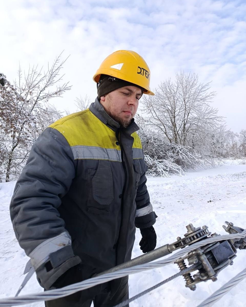 Складна погода залишила без світла три райони області