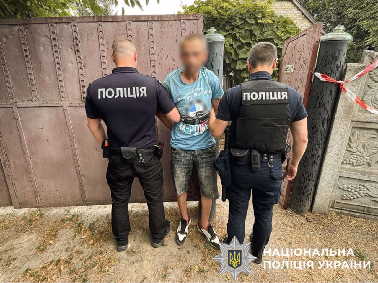 На Київщині п’яний чоловік до смерті забив матір стільцем