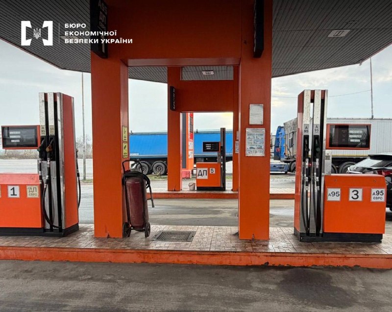 На Білоцерківщині накрили схему із сурогатним пальним: вилучено понад 100 тисяч літрів