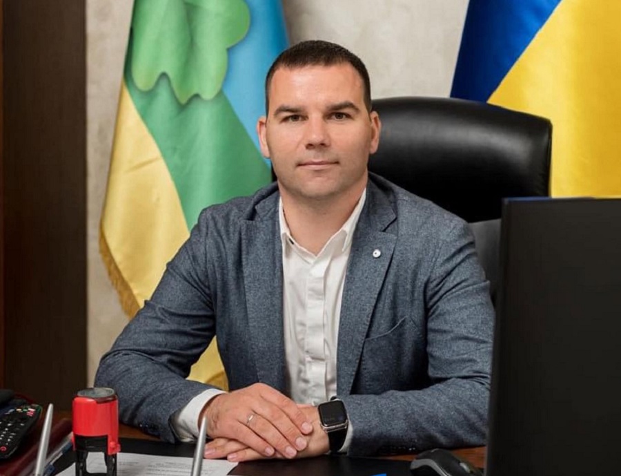 Найбільший прапор України: Гатненська громада встановила національний рекорд