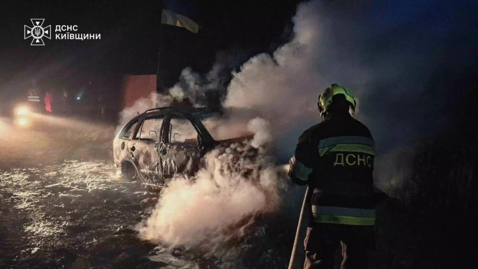 На Білоцерківщині згорів автомобіль з людиною у салоні
