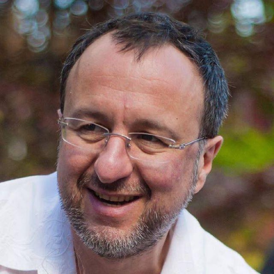 Житло, школи, клініки: як американський мільярдер змінює життя переселенців у Київській області