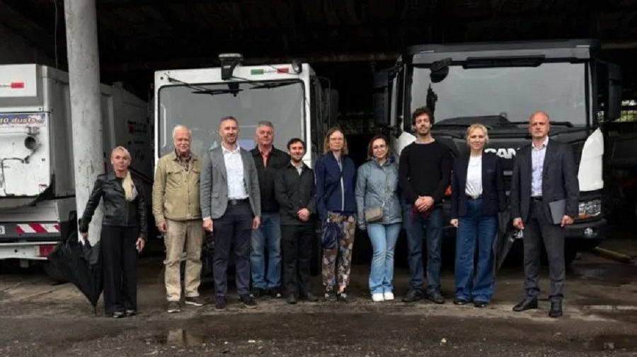 В Ірпені продемонстрували, як працює проєкт «зеленого» демонтажу за підтримки Швеції