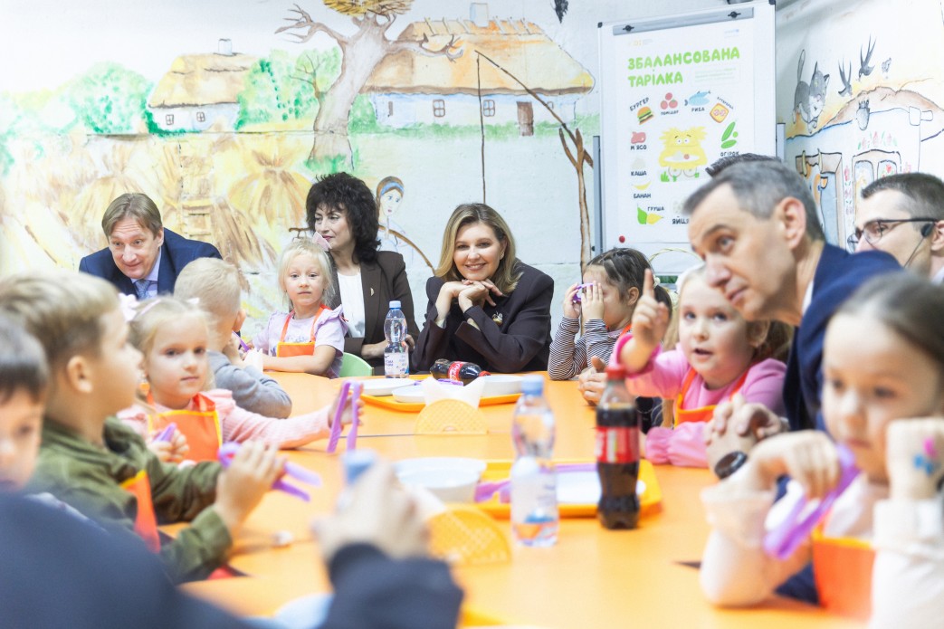 Олена Зеленська відвідала дитсадок і ліцей у Київській області, де впроваджують реформу харчування