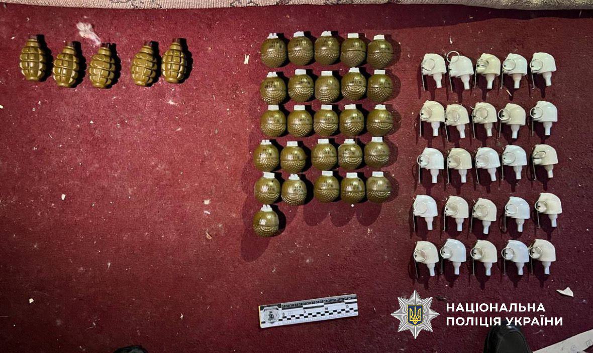 Зберігав боєприпаси у квартирі: поліцейські Київщини повідомили про підозру фігуранту на Броварщини