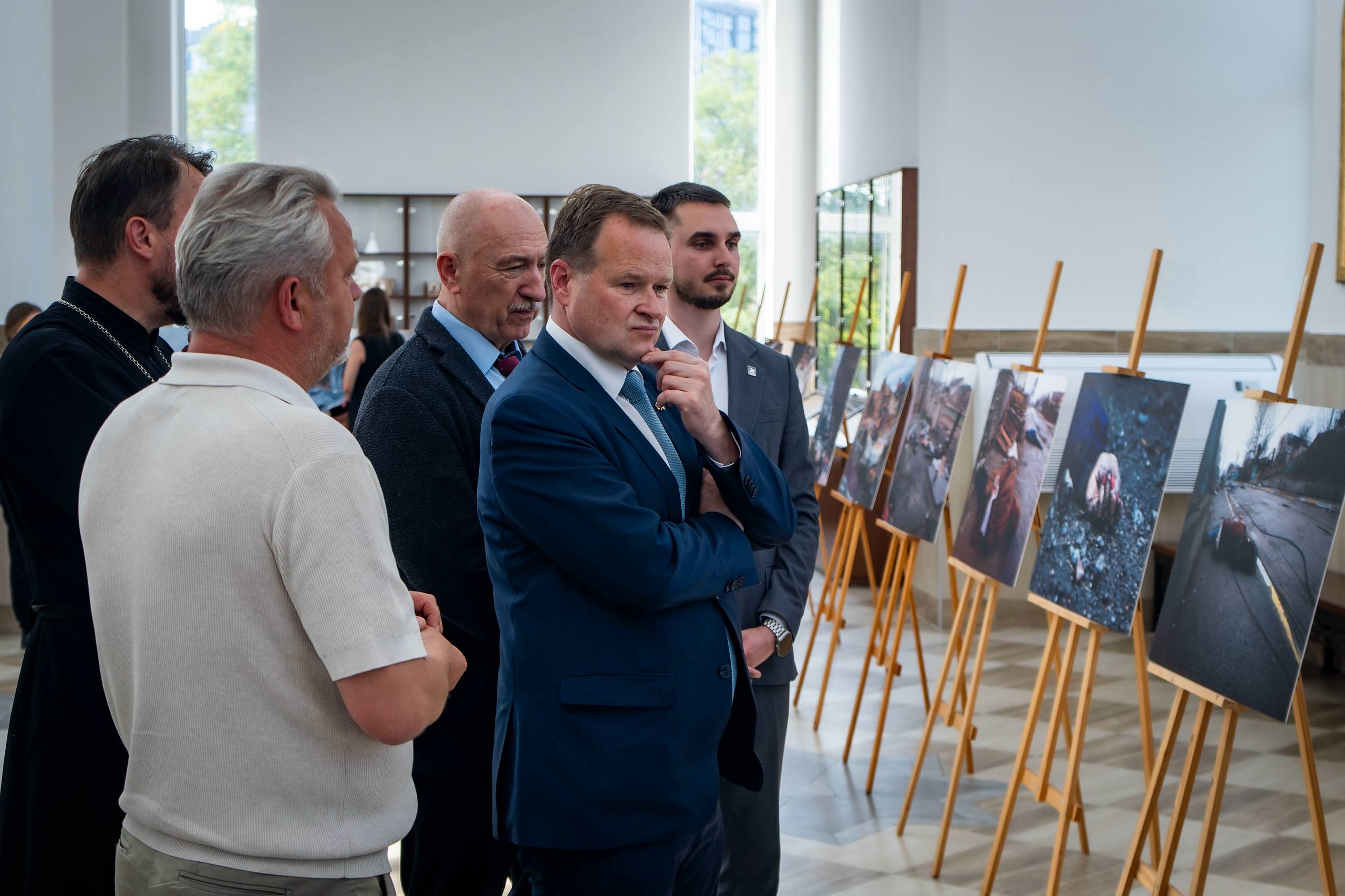 Парламентський держсекретар Мін'юсту ФРН відвідав Бучу: у центрі уваги — злочини рф