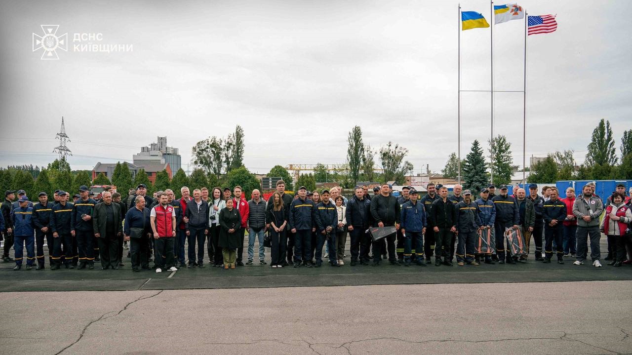 На Київщині громадам передали 42 комплекти спорядження для добровільних пожежних команд (ФОТО)