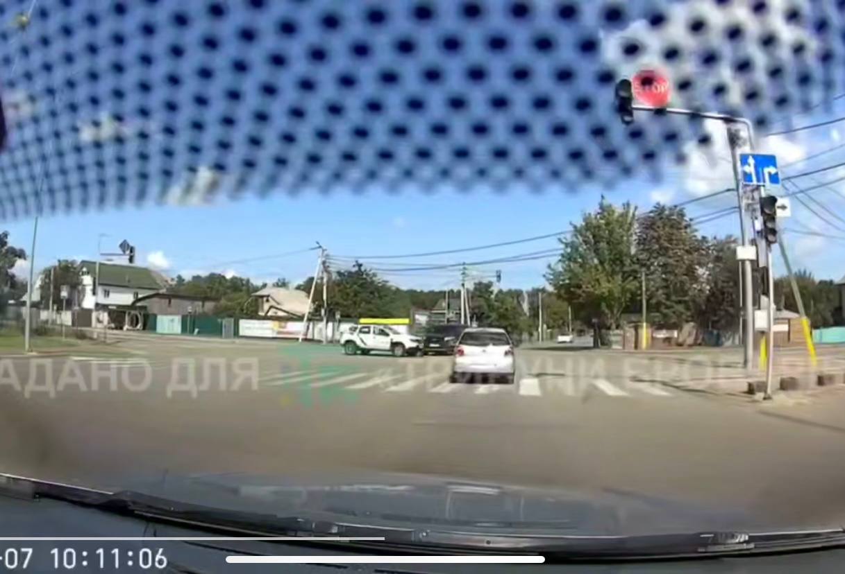 У Зазим'ї трапилася ДТП за участі поліцейської автівки (ВІДЕО)