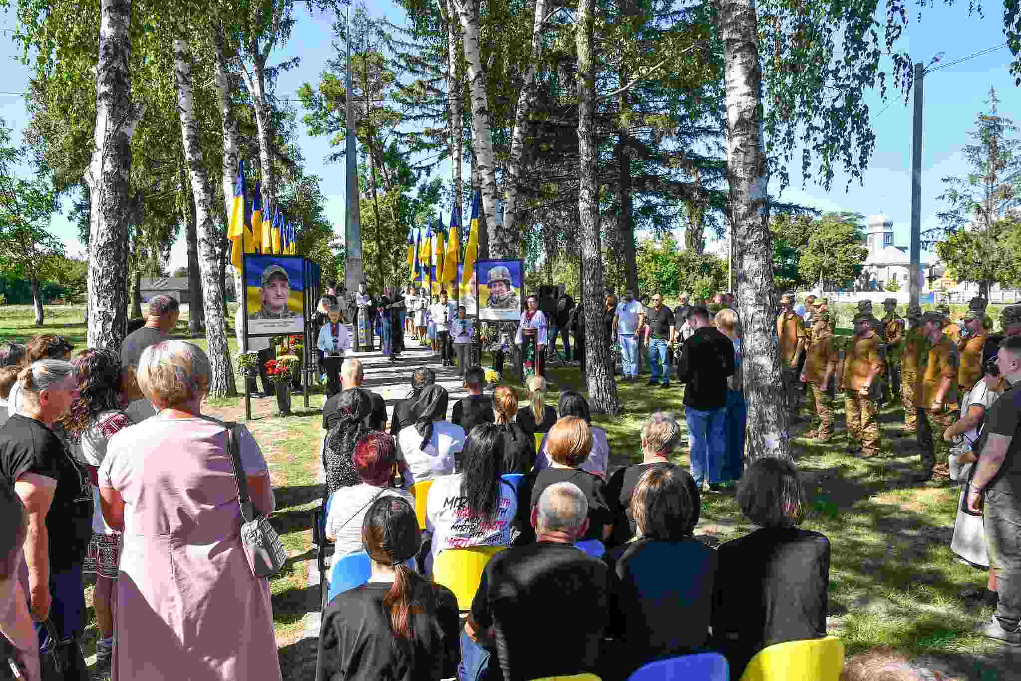 На Бориспільщині у селі Глибоке відкрили Алею Героїв (ФОТО)