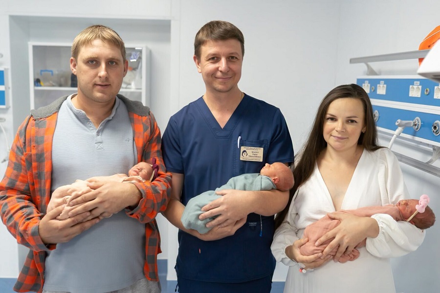 Двійня з Португалії та передчасна трійня: незвичайні пологи відбулися на Київщині