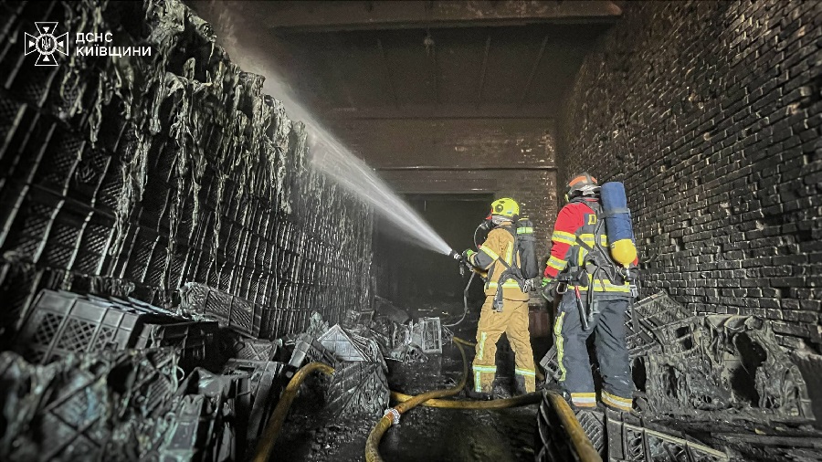 На Бориспільщині ліквідували масштабну пожежу на агропідприємстві
