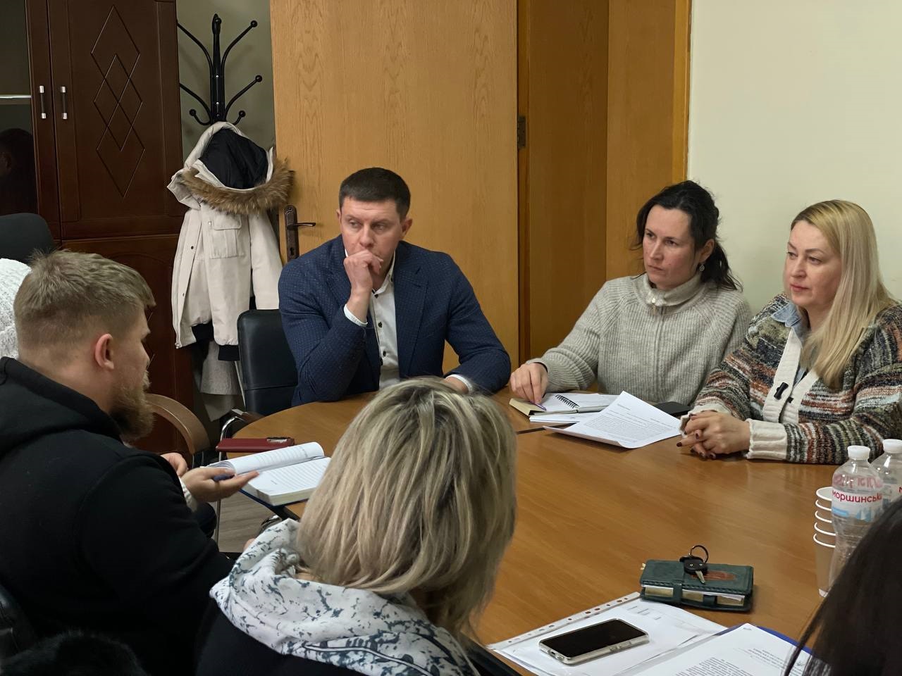 В Ірпені продовжують працювати над створенням безбар’єрного маршруту від військового шпиталю до поліклініки
