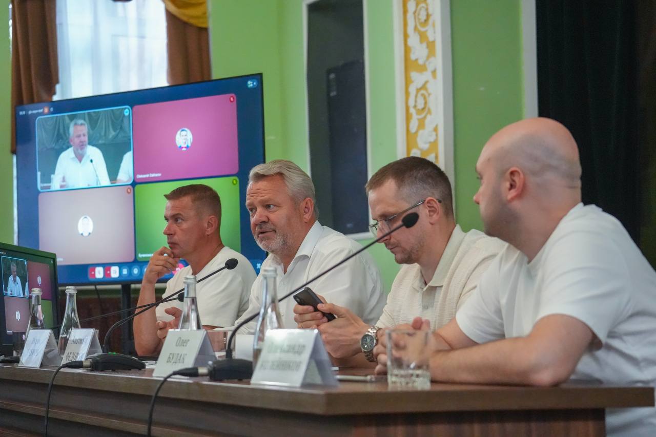 Жителів Бучі залучили до обговорення реконструкції житла в межах проєкту HOPE