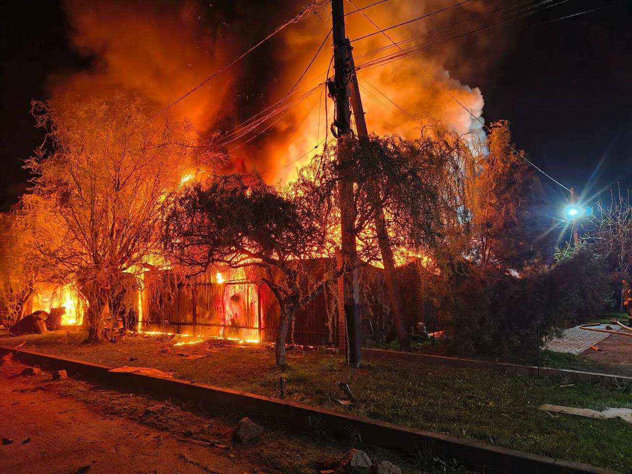 Бровари під нічним обстрілом: є поранений