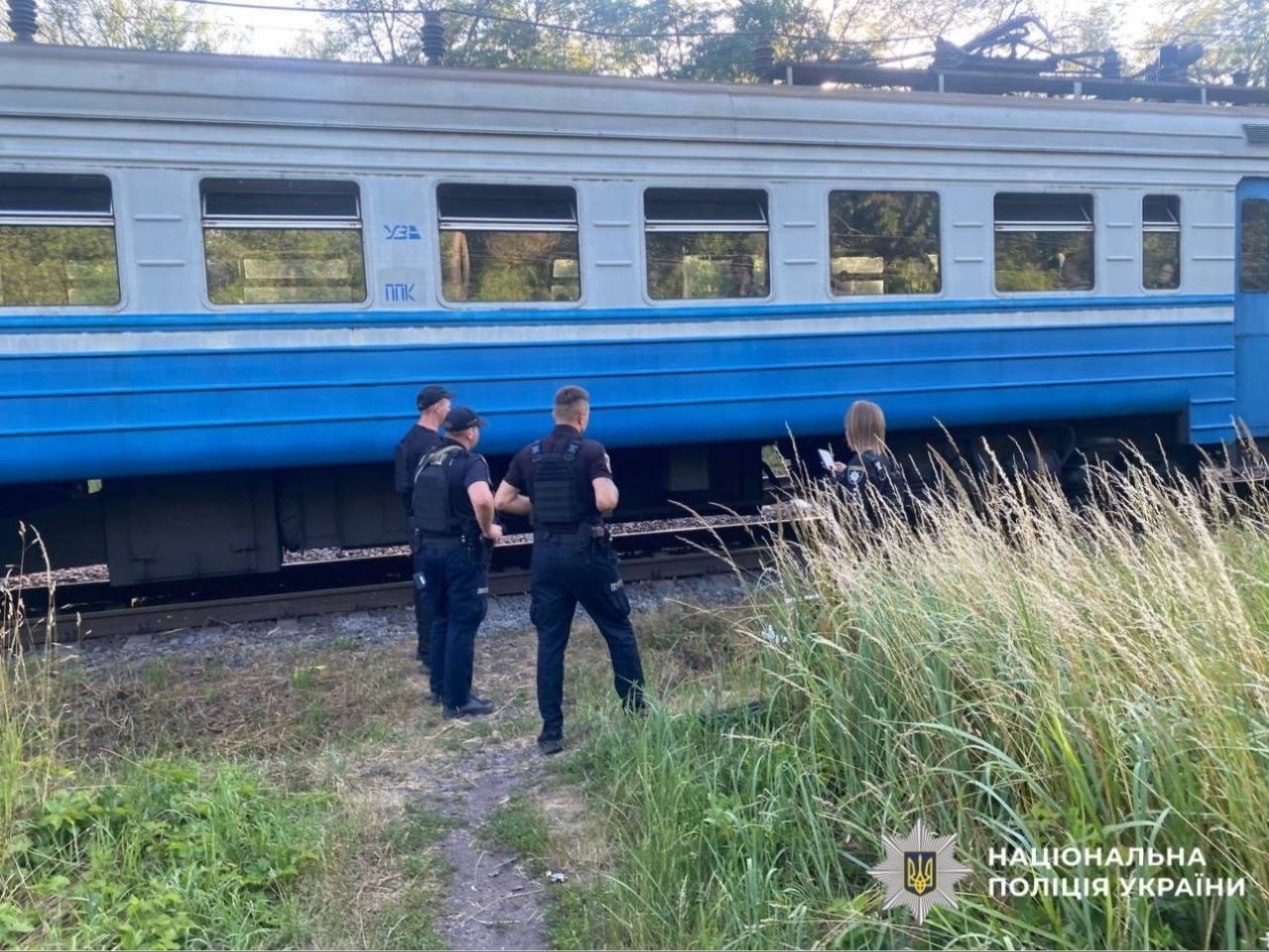 На Білоцерківщині електропотяг смертельно травмував чоловіка, який переходив колії з велосипедом