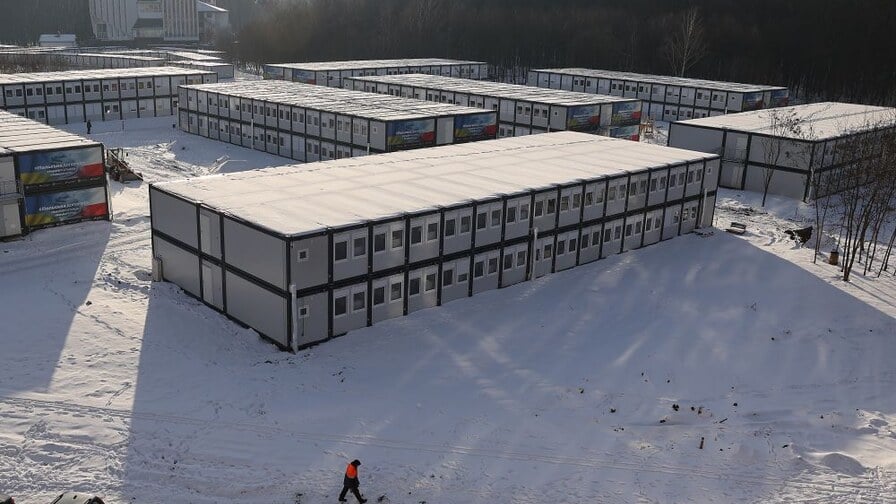 Модульні містечка в Київській області залишатимуться зі світлом попри морози