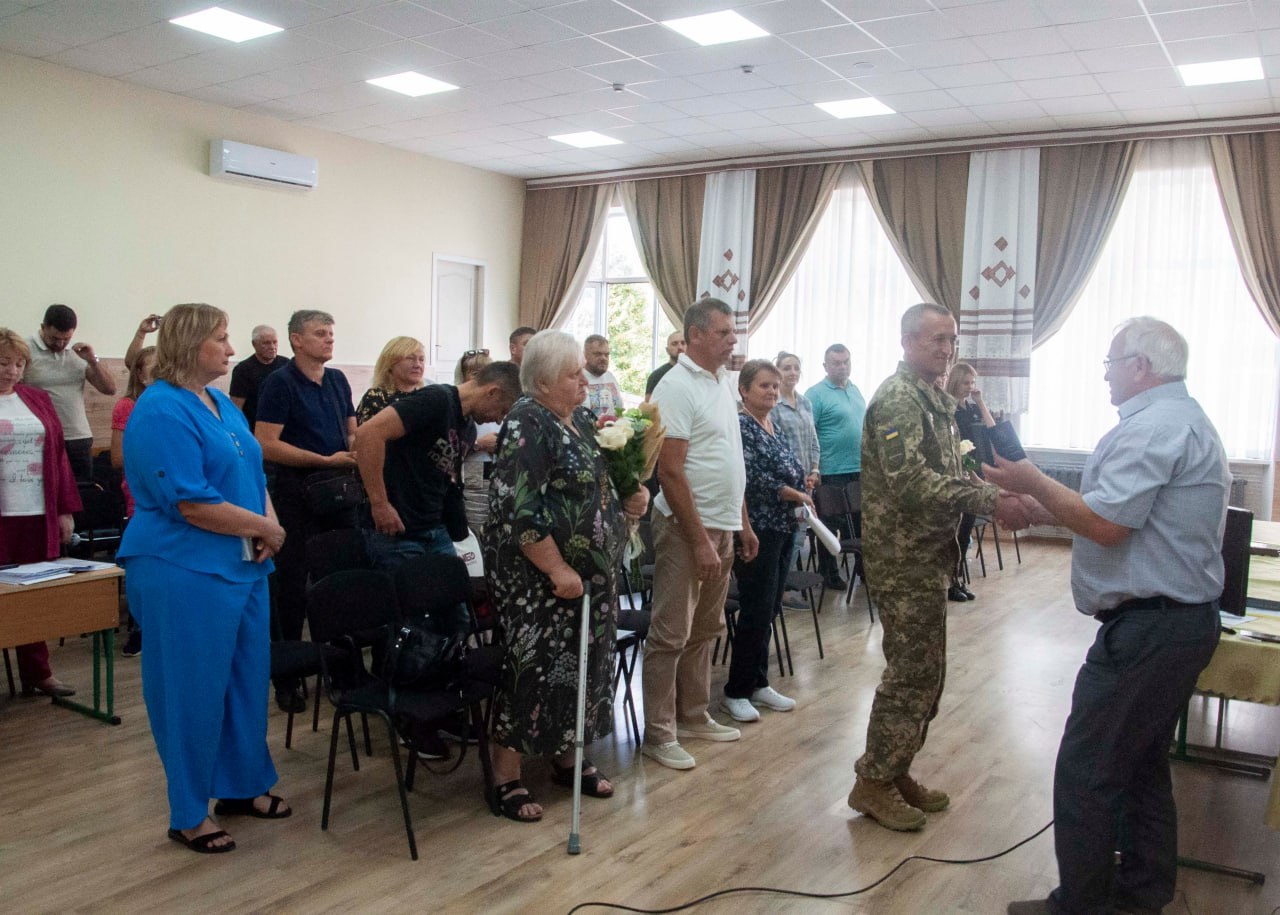 Глевахівська рада вручила нагороду захисникові та вшанувала пам'ять полеглого воїна