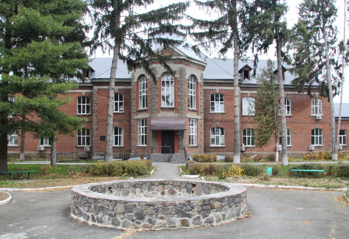 Позитивні зміни, але з хамським "колоритом": як працює Ставищенська лікарня