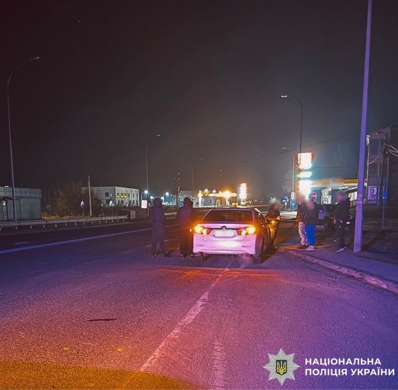 У Немішаєвому поліцейський вчинив наїзд на дівчину