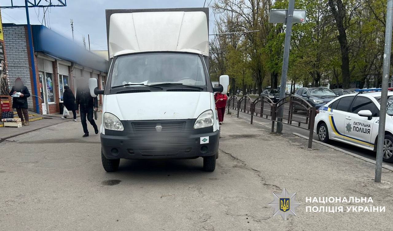 Здійснив наїзд на пішохода під час руху заднім ходом: поліцейські Київщини розслідують ДТП в місті Біла Церква