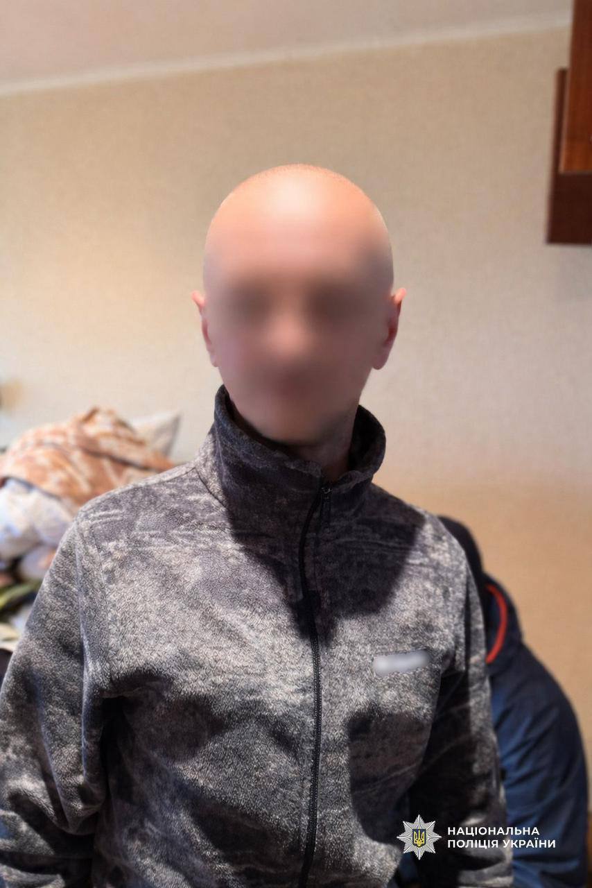 Розповсюджував психотропи PVP: поліцейські Київщини повідомили про підозру зловмиснику