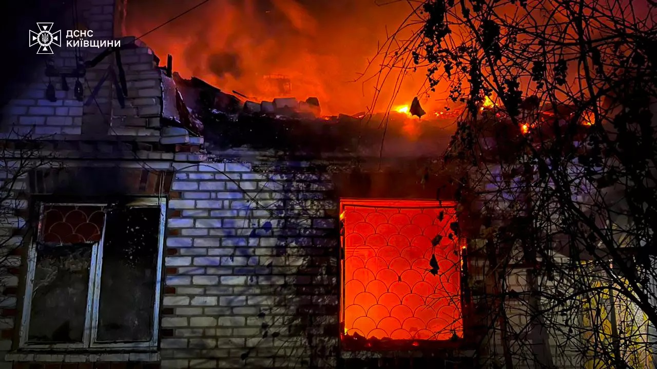 Під час пожежі у приватному будинку на Бучанщині загинув чоловік