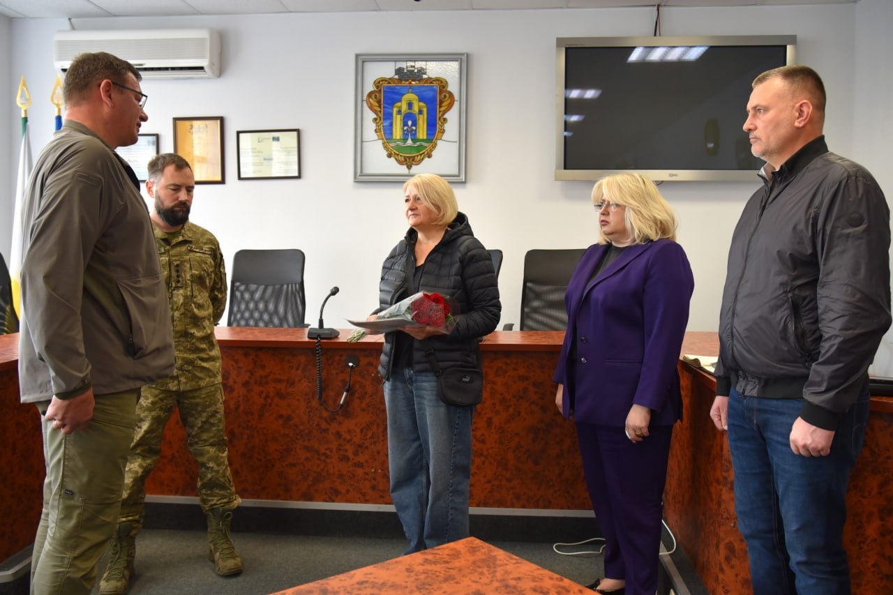 Родині загиблого захисника з Броварської громади передали його бойову нагороду