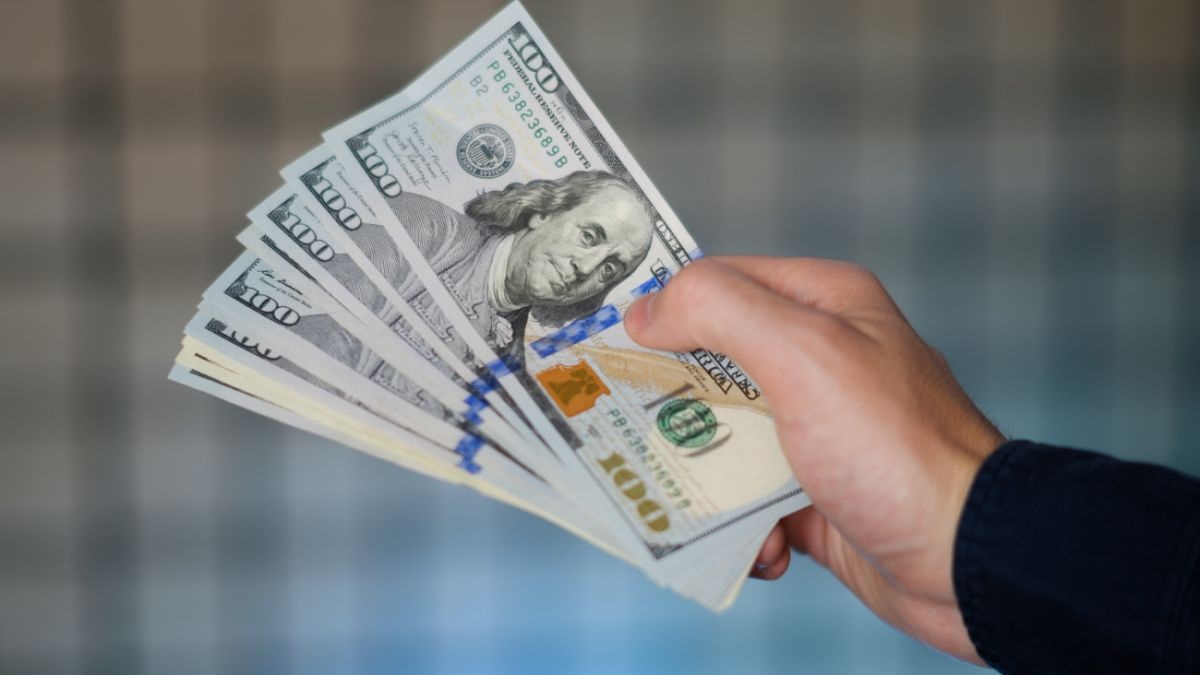 Депутата Обухівської міськради підозрюють в отриманні $5 тис. за вплив на рішення ради
Підозрюваному обрано запобіжний захід у вигляді тримання під вартою