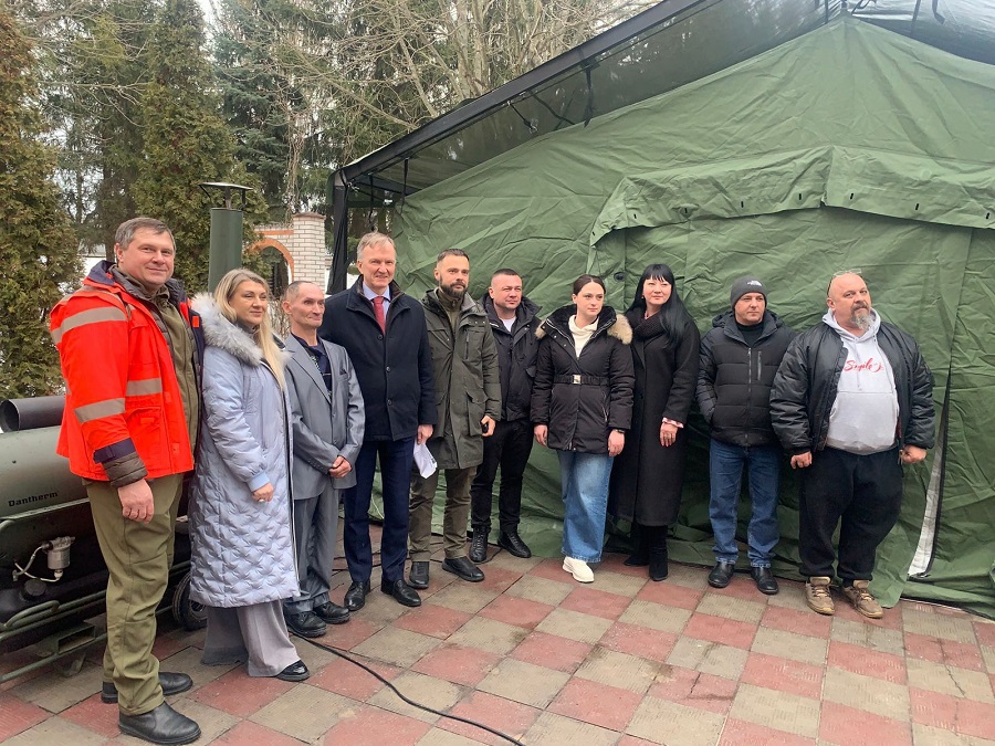 Посол Латвії відвідав реабілітаційний центр у Бородянці та передав гуманітарну допомогу