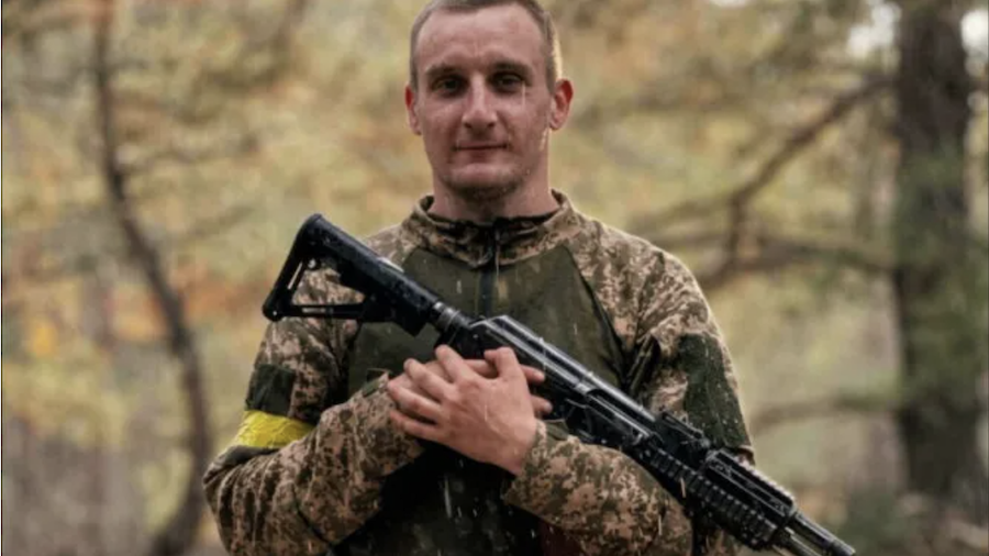 Остання дорога воїна: у Бучі поховають 25-річного Миколу Коржа